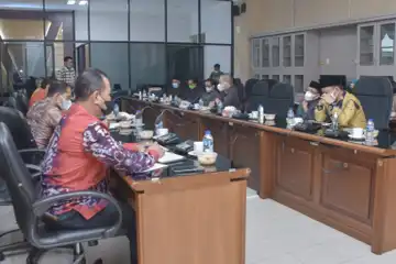 pertemuan Komisi II DPRD Kalsel dengan Bank Kalsel
