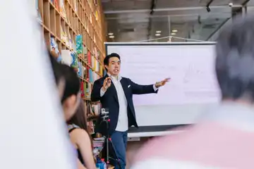 5 Zodiak yang Bakal Banjir Rejeki Jika Bekerja Dibidang Public Relation
