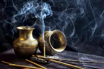 Cara gunakan dupa untuk bawa rejeki menurut fengshui