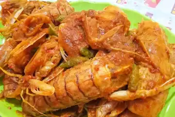 Illustrasi Udang Ronggeng Masak Pedas