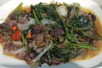 Tumis Kangkung Campur Daging