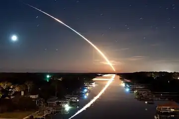 Illustrasi Meteor Jatuh