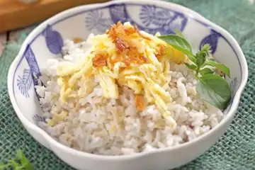 Ilustrasi nasi uduk.