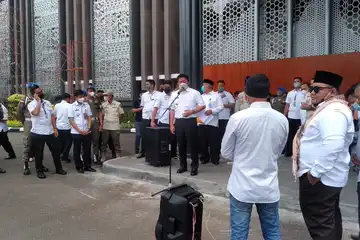 Puluhan Orang Datangi Kantor Gubernur Sumsel, Ada Apa?