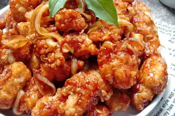 Illustrasi Ayam Crispy Saus Inggris