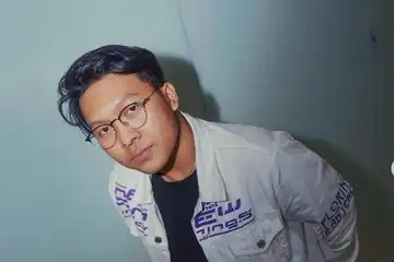 Lirik Lagu Jangan Katakan Cinta Dipopulerkan Oleh Kelvin Joshua