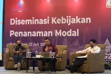 Kepala Biro Hukum dan Kerja Sama Kementerian Koperasi dan UKM Henra Saragih dalam  Acara Diseminasi Kebijakan Penanaman Modal Kamis (21/7/2022) di Balikpapan. 