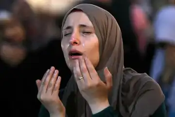 Ilustrasi berdoa