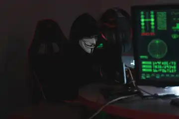 Hacker Paling Terkenal dan Berbahaya di Dunia (ilustrasi)