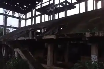Gedung Olahraga yang terbengkalai