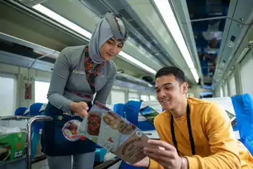 Ilustrasi gaji pramugari kereta api
