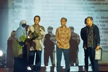 Wawasan Nusantara Bahari perlu dibangkitkan lagi untuk mempercepat kebangkitan Indonesia melalui gagasan Poros Maritim Dunia.