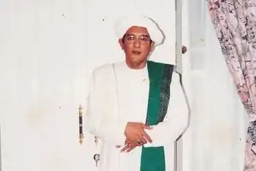 Simak penjelasan mengenai lirik sholawat 'Khobbiri' yang dipopulerkan oleh Guru Sekumpul berikut ini.