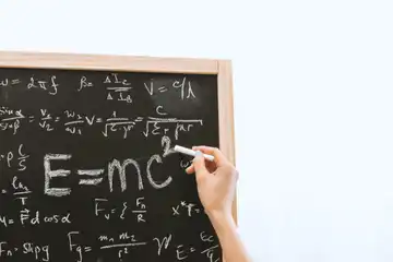 Illustrasi rumus energi kinetik dalam ilmu fisika
