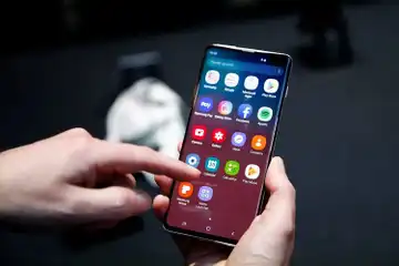 Ilustrasi cara Menghapus Aplikasi Bawaan di HP Android