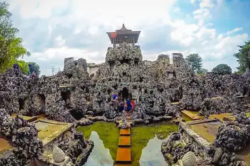 Taman Sari Gua Sunyaragi
