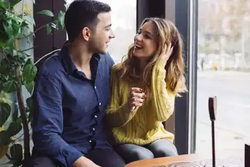 Ilustrasi pertanyaan menjebak untuk pacar.