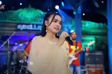 Chord dan lirik lagu 'Menyulam Kain Rapuh' - Tasya Rosmala Adella.