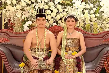 Upacara adat Jawa Tengah.