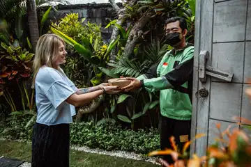 Illustrasi Alamat Paket yang Benar