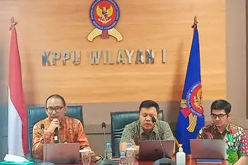 Kepala KPPU Kanwil I, Ridho Pamungkas saat menggelar Forum Jurnalis Akhir Tahun 2022 bersama sejumlah awak media di kantornya di Jalan Gatot Subroto, Kecamatan Medan Petisah, Kota Medan, Provinsi Sumatera Utara (Sumut), Rabu (21/12/2022).