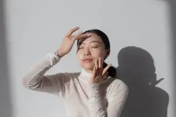 Illustrasi White cast pada sunscreen