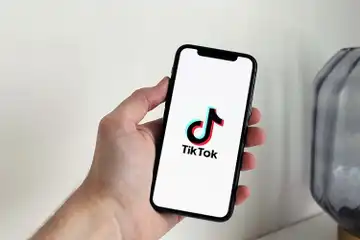 Ilustrasi Cara Membuat Font Centang Biru Tiktok