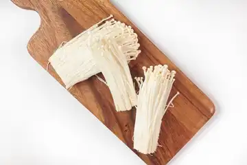 Illustrasi Jamur Enoki yang bisa dibuat menjadi capcay