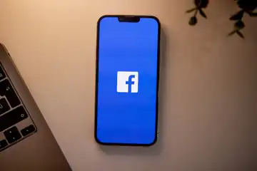 Ilustrasi cara mengetahui password FB orang lain dengan cepat