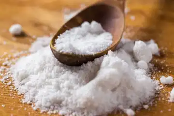 Garam Ternyata Bisa Bikin Gigi Putih, Simak 6 Cara Lainnya!