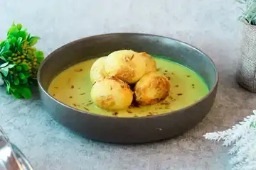 Ilustrasi Opor Telur