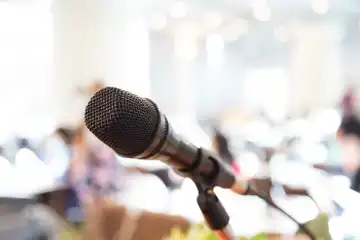 Illustrasi contoh sambutan walimatussafar haji.