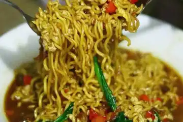 Illustrasi Mie Nyemek