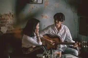 247 Pantun Gombal 2 Baris, Bikin Si Doi Senyam-Senyum Nih! - Semua ...
