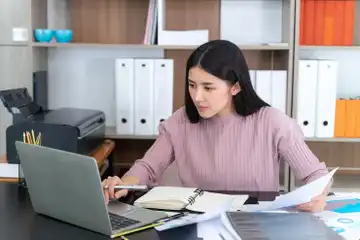 Illustrasi Berikut ulasan selengkapnya mengenai &quot;Account Officer Pengertian, Skill, Tugas dan Gaji&quot;.