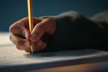 Ilustrasi contoh resensi film