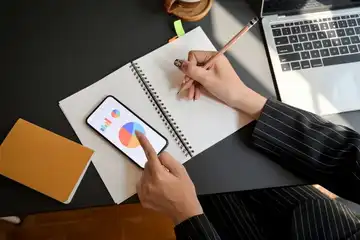 Ilustrasi pengertian kewirausahaan dan contohnya dalam kehidupan sehari-hari.