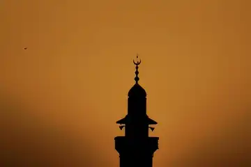 Ilustrasi pengertian qada dan qadar, lengkap dengan contohnya.