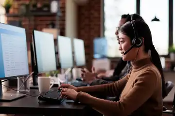 Ilustrasi Customer Service: Pengertian, Tugas, dan Skill yang Dibutuhkan