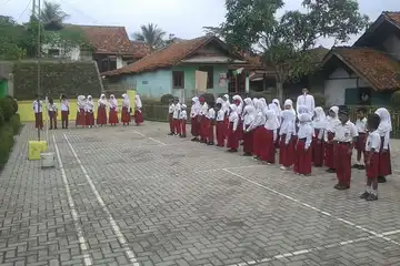 Ilustrasi contoh name tag MPLS kreatif untuk SD, SMP, dan SMA/SMK.