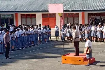 Amanat Pembina Upacara Hari Senin: Pertama Masuk Sekolah Setelah Libur Semester