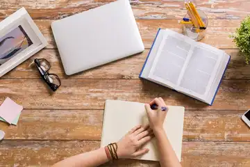 Ilustrasi struktur report text