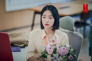 Profil dan biodata Jeon Yeo Been, pemeran Kwon Min Ju dan Han Jun Hee di drama Korea A Time Called You.