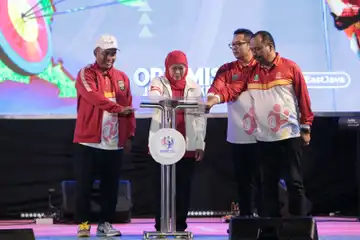 Gubernur Jawa Timur Khofifah Indar Parawangsa peringati Puncak Hari Olahraga Nasional 2023 di Kediri, Jawa Timur.