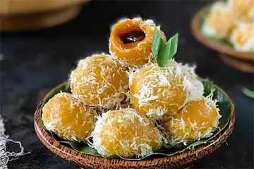 Illustrasi Klepon Labu Kuning
