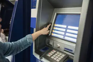 Ilustrasi, cara cek mutasi di ATM BCA