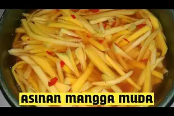 Illustrasi Asinan Mangga Muda