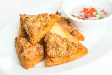 (Ilustrasi: Roti Goreng) Resep roti goreng mudah dan simple.
