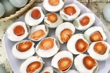 Potret Telur Asin yang Masir dan nikmat