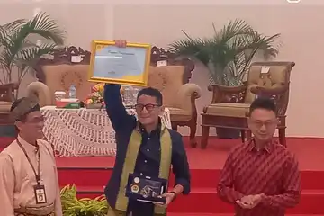 Menteri Pariwisata dan Ekonomi Kreatif, Sandiaga Salahuddin Uno, saat memberikan kuliah umum di Universitas Panca Bhakti Pontianak, Sabtu (18/11/2023). 